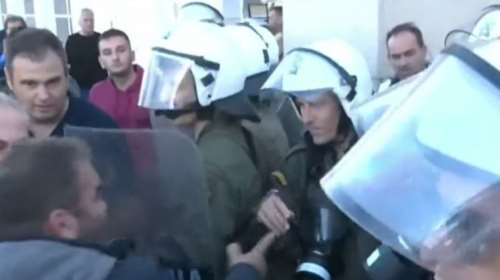 Αλεξανδρούπολη: Μπλόκο αγροτών με τρακτέρ για την άφιξη Μητσοτάκη - Στην Αθήνα πανελλαδικό συλλαλητήριο στις 12:00