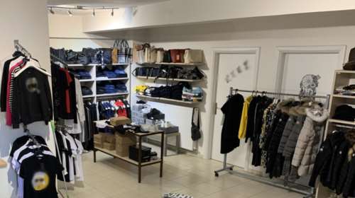 Θεσσαλονίκη: Εξαρθρώθηκε κύκλωμα που πουλούσε προϊόντα &quot;μαϊμού&quot; μέσω... click away