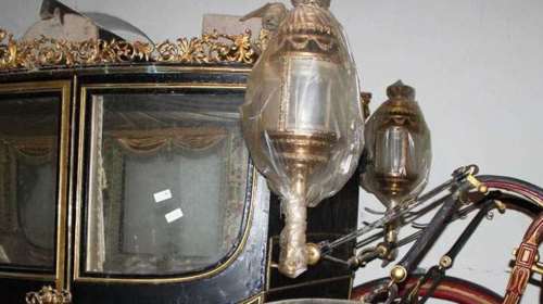 Τατόι: Αυτές είναι οι βασιλικές άμαξες που βρέθηκαν στο παλαιό Ανάκτορο - Η συναρπαστική ιστορία τους