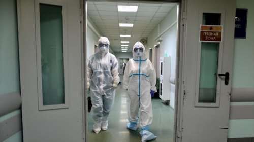 Καταγγελία νοσηλευτών στη Θεσσαλονίκη: Πλένουμε τις στολές μας στο σπίτι μας, τις αγοράζουμε μόνοι μας