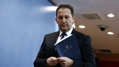 Πέτσας: Δεν είναι στο τραπέζι η καθολική χρήση της μάσκας