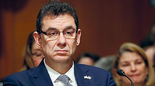 Ανατροπή από τον Αλβέρτο Μπουρλά - Εμβόλιο Pfizer: Ισως χρειαστεί τρίτη δόση στους εμβολιασμένους