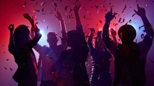 Αδιανόητο: Κλείνουν από τώρα βίλες για κορονοπάρτι στη Μύκονο το Πάσχα