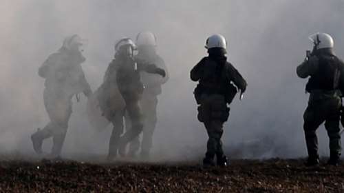 Βίντεο ντοκουμέντα από τον Έβρο: Τούρκοι εκτοξεύουν χημικά εναντίον των Ελλήνων