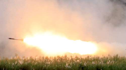 Πόλεμος στην Ουκρανία: Οι ΗΠΑ στέλνουν περιορισμένο αριθμό από το σύστημα πυροβολικού HIMARS - "Να εκπαιδευτούν πρώτα"