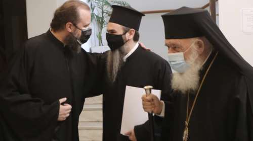 Αυτή είναι η επιστολή Ιερώνυμου στους Μητροπολίτες: Επιμένει για ανοιχτούς ναούς - &quot;Θα τηρήσουμε τα μέτρα&quot;