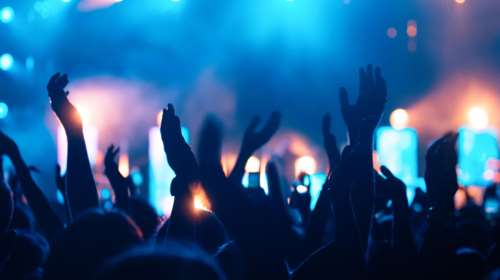 Μπαράζ ελέγχων εκ των υστέρων μετά τις λιποθυμίες μαθητών σε κλαμπ της Βουλιαγμένης - Λουκέτα και πρόστιμα