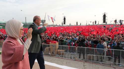 Συρίγος: Ο Ερντογάν πιέζεται πολιτικά και προσπαθεί να στρέψει την προσοχή του κόσμου σε εθνικά θέματα [βίντεο]