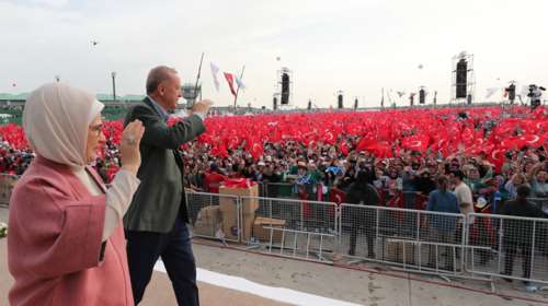 Τουρκία: Πώς οι ψήφοι εκατομμυρίων νέων πολιτών καθορίζουν το πολιτικό μέλλον του Ερντογάν