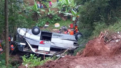 Σοκαριστικό τροχαίο στην Ινδονησία με 13 νεκρούς και 34 τραυματίες σε τουριστικό λεωφορείο