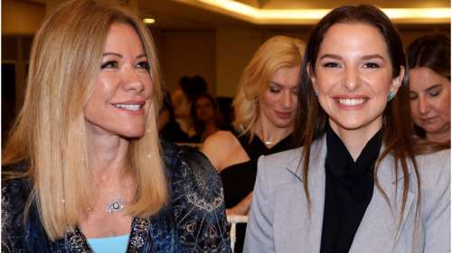 Σπάνια δημόσια έξοδος για τη Μαριάννα Λάτση και την Εριέττα Κούρκουλου - Λάτση: Το μίνι φόρεμα της μαμάς και το γκρι κοστούμι της κόρης