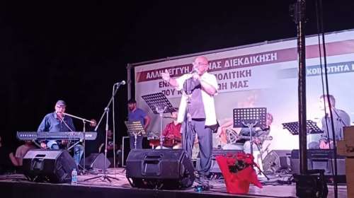 Γιάννης Ζουγανέλης: Συγκίνησε σε συναυλία για τον πυρόπληκτο Βαρνάβα - Έχασε και ο ίδιος το σπίτι του στη φωτιά [βίντεο]