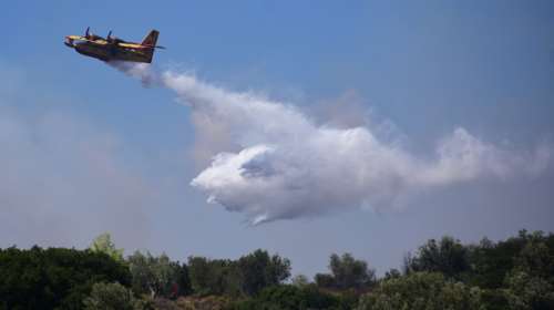 &quot;Καμπανάκι&quot; από την Πυροσβεστική: Πολύ υψηλός ο κίνδυνος φωτιάς και αύριο - Χάρτης με τις περιοχές που κινδυνεύουν