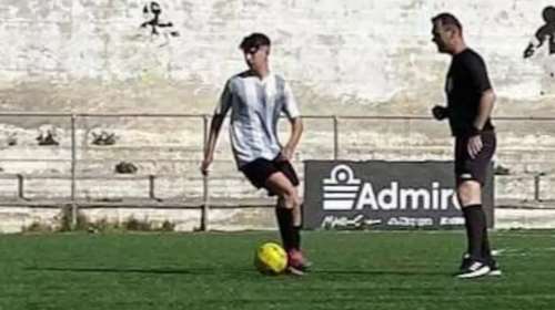 Πέθανε 19χρονος ποδοσφαιριστής στη Ραφήνα - &quot;Έδινε πολύμηνο και άνισο αγώνα&quot;