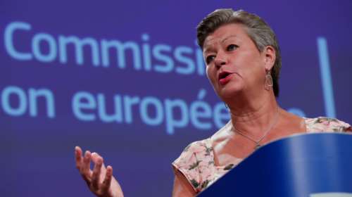 Φωτιά στη Μόρια - Ίλβα Γιόχανσον: Άμεση μεταφορά 400 ασυνόδευτων παιδιών στην ενδοχώρα