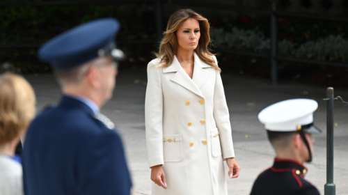 Melania Trump: Το σακάκι των 51.000 δολαρίων κι άλλες 7 φορές που το στυλ της θεωρήθηκε απρεπές
