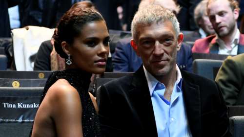 Η εξωτική 22χρονη σύζυγος του Βενσάν Κασέλ έλαμψε στα βραβεία Σεζάρ