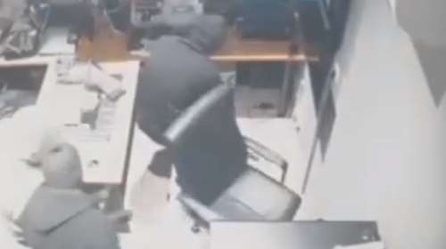Καρέ - καρέ η δράση της σπείρας που &quot;ξήλωνε&quot; χρηματοκιβώτια και &quot;χτυπούσε&quot; ΑΤΜ στην Αττική (βίντεο ντοκουμέντα)