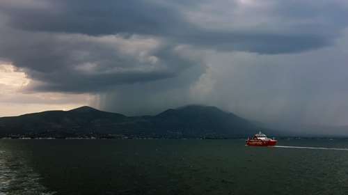 Κακοκαιρία &quot;Θάλεια&quot;: Πέφτει η θερμοκρασία, βροχές, καταιγίδες και φθινοπωρινό σκηνικό του καιρού