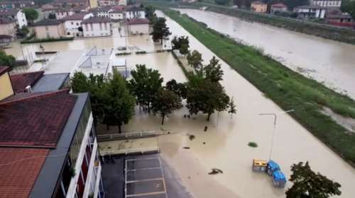 Κακοκαιρία Boris: Τεράστιες πλημμύρες στην Ιταλία - Νεκρός πυροσβέστης στη Φότζια, δύο αγνοούμενοι στην Εμίλια Ρομάνα [βίντεο]