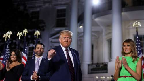 Τραμπ: Δέκα πυροβόλα όπλα βρέθηκαν στο σπίτι του πρώην διευθυντή της προεκλογικής του εκστρατείας