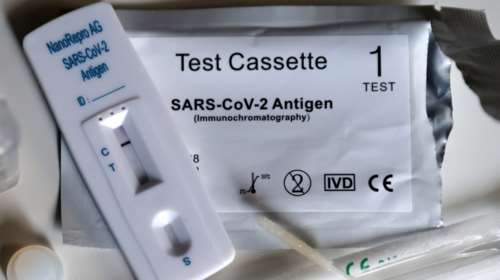 Έφτασαν τα πρώτα self tests: Ποιοι τα δικαιούνται, για ποιους είναι υποχρεωτικά και πώς γίνονται