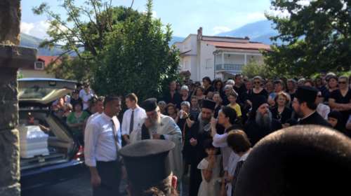 Σπαρακτικό αντίο στον 15χρονο που σκοτώθηκε από αεροβόλο - Στην εκκλησία του ιερέα πατέρα του η κηδεία [Εικόνες-Βίντεο]