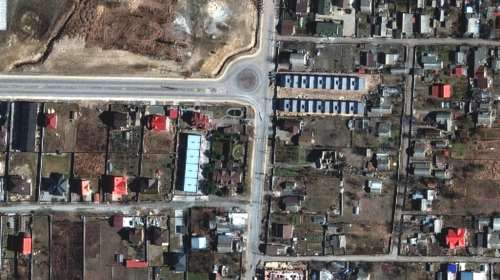 Νέες εικόνες σοκ από την Μπούτσα της Ουκρανίας: Ποδηλάτης πέφτει νεκρός από ρωσικά πυρά - Βίντεο drone