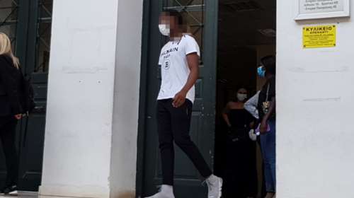 Υπόθεση Σεμέδο: Ελεύθερος ο ποδοσφαιριστής με εγγύηση 10.000 ευρώ και χωρίς περιοριστικούς όρους [Βίντεο]