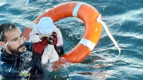 Η γκάφα της Έλενας Ακρίτα: Μπέρδεψε τον Ιάσονα Αποστολόπουλο με Ισπανό αστυνομικό - Η λάθος φωτογραφία στο Facebook