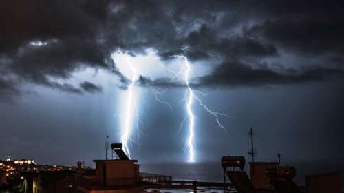 Συναγερμός στην Βόρεια Ελλάδα για την κακοκαιρία - Μήνυμα από το 112 σε Θεσσαλία και Θεσσαλονίκη