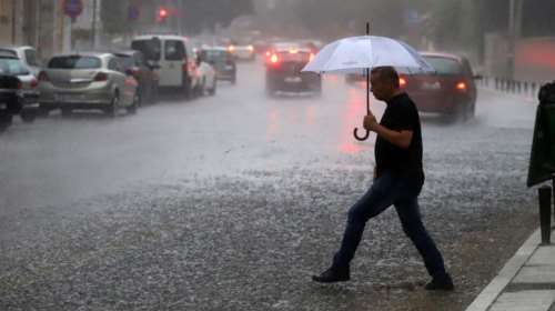Άνοιξαν οι ουρανοί στην Αττική: Νέο έκτακτο δελτίο της ΕΜΥ - Οι 9 περιοχές που θα χτυπηθούν από την κακοκαιρία