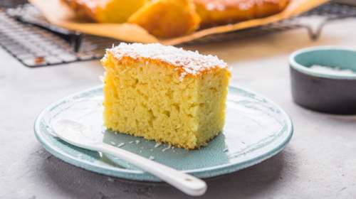 Συνταγή για νηστίσιμο ραβανί χωρίς αυγά - Πανεύκολο, αφράτο και γευστικό