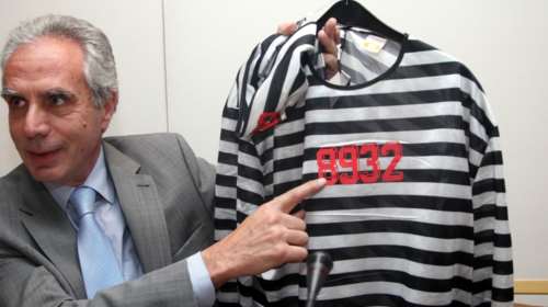 Πώς και γιατί ο Λουράντος, οι φαρμακοποιοί και η Αυγή, &quot;κήρυξαν τον πόλεμο&quot; στα self test για τον κορονοϊό