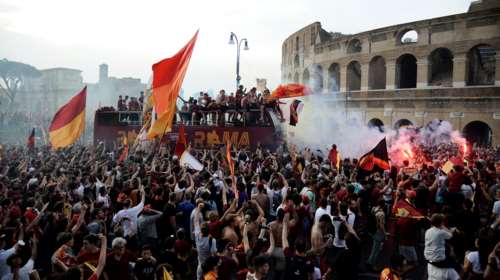 Ιταλία: Θριαμβευτική υποδοχή στη Ρόμα για το τρόπαιο - Αποθεώθηκε ο Μουρίνιο [εικόνες -βίντεο]