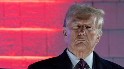 Σαρωτικός ο Τραμπ για να τελειώσει τη woke ατζέντα - Ξηλώνει άμεσα εκατοντάδες κρατικά στελέχη που την εφάρμοζαν