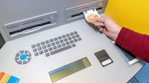 Με υψηλές ταχύτητες ο ρυθμός έκδοσης των εκκρεμών συντάξεων