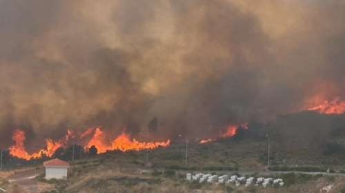 Live όλες οι εξελίξεις: Εκτός ελέγχου η φωτιά στην Κω, 112 για εκκένωση - Μάχη με τις φλόγες στη Χίο