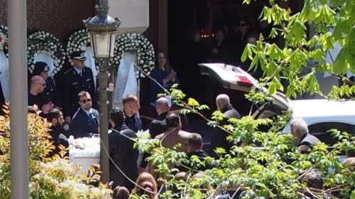 Θρήνος στα Γρεβενά: Το τελευταίο αντίο στον 31χρονο αστυνομικό που καταπλακώθηκε από μπάζα στο Πασαλιμάνι [εικόνες - βίντεο]