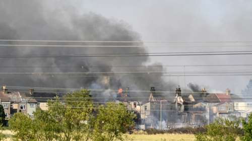 Πύρινος εφιάλτης και στο Λονδίνο: Κάηκαν σπίτια - Οι περισσότερες κλήσεις στην Πυροσβεστική από τον Β&#39; Παγκόσμιο Πόλεμο