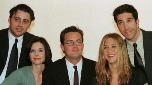 &quot;Αγαπήθηκες και θα μας λείψεις&quot;: Φίλοι και συνεργάτες αποχαιρετούν τον Μάθιου Πέρι