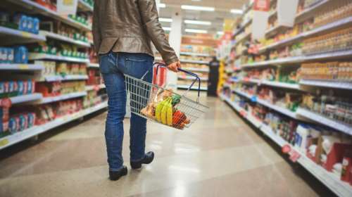 Σούπερ μάρκετ: Αποπληθωρισμός αλλά μεγάλη απόσταση τιμών από τα επίπεδα του 2021
