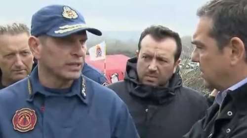 Στα Τέμπη ο Τσίπρας: Ζούμε στιγμές βαθιάς οδύνης και θλίψης, στην ώρα τους η απόδοση ευθυνών [βίντεο]