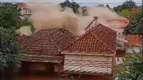 Κακοκαιρία Daniel: Η στιγμή που καταρρέει σπίτι στον Παλαμά Καρδίτσας από τον όγκο του νερού [εικόνες - βίντεο]