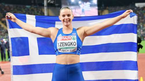 Η υπέροχη Ελίνα Τζένγκο: "Θέλω με τις επιδόσεις μου να έχω αρκετά λεφτά για να σταματήσει η μαμά μου να καθαρίζει σπίτια"