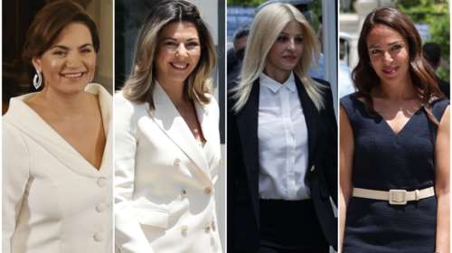 Τα λευκά, τα μαυρόασπρα και οι ψηλοτάκουνες γόβες: Οι γυναίκες που ορκίστηκαν υπουργοί με στιλ αλλά και παρόμοιες εμφανίσεις