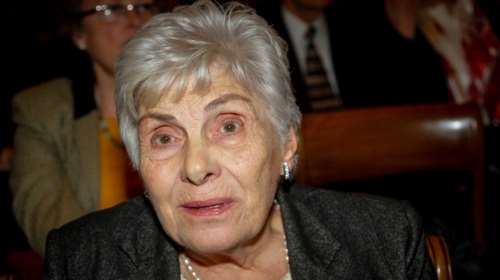 Κική Δημουλά: Τρία χρόνια από τον θάνατο της σπουδαίας ποιήτριας - Οι στίχοι της κατέκλυσαν τα social media