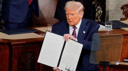 Wall Street Journal: Ο Τραμπ καταργεί το υπουργείο Παιδείας με εκτελεστικό διάταγμα