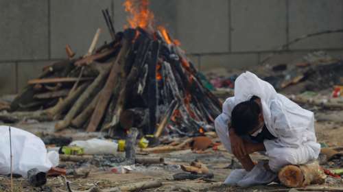 Ινδία - Σοκ από το νέο τραγικό ρεκόρ: 1,5 εκατ. κρούσματα κορονοϊού σε μία εβδομάδα