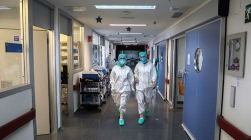 Ανησυχία από νέα μελέτη: Ο κορονοϊός κυκλοφορεί στον αέρα και &quot;πετάει&quot; μέσα στα νοσοκομεία, ιδίως στις τουαλέτες